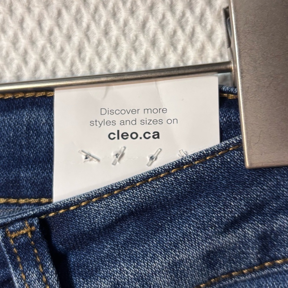 CLEO Sz 8P Sofia Straight Leg Mid Dark Wash Embroidered Blue Jeans NEW WITH TAGS - Picture 7 of 13